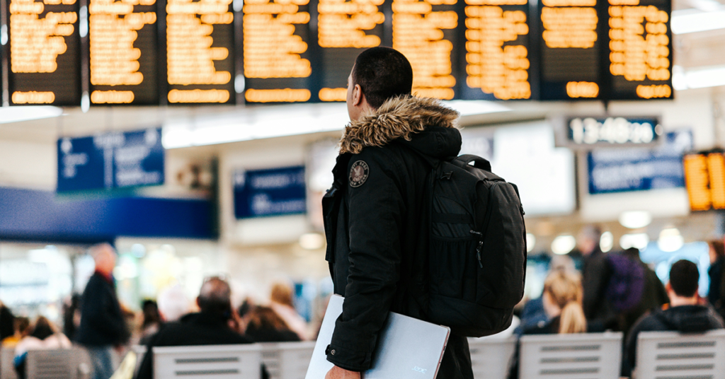 Las Mejores Mochilas para Viajar Ligero en 2025: Guía Completa para el Viajero Moderno